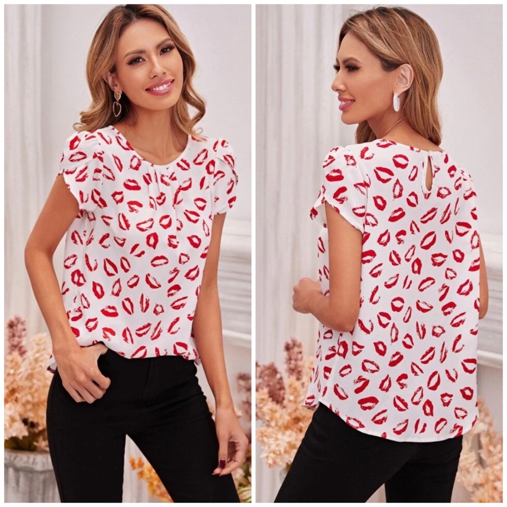NWT Lip Print Blouse (S 4)